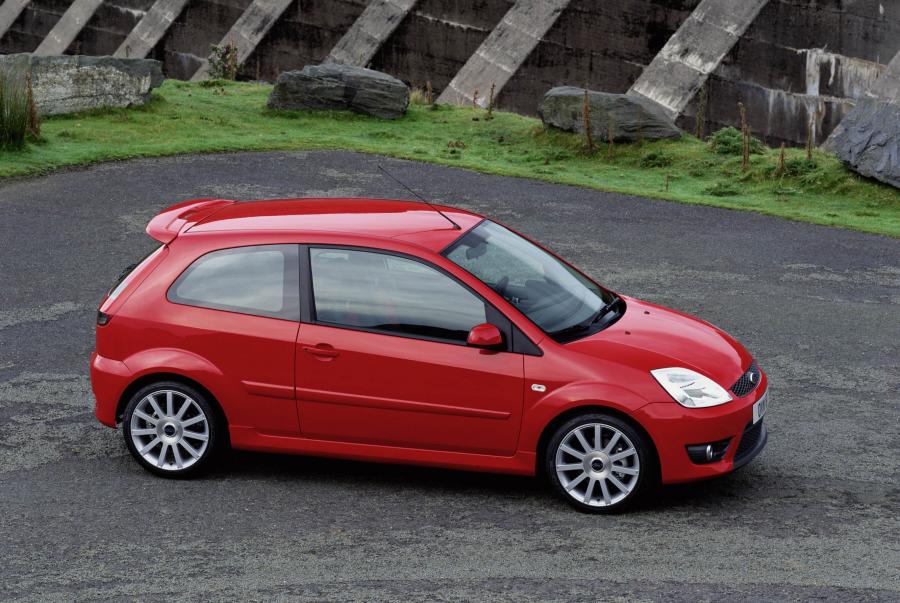  Ford Fiesta ST 2005 года  (фото 20 из 57)